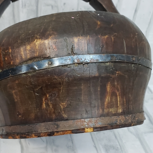 Large Antique 19th Century Chinese Wooden Rice Bucket - Picture 7 of 14
